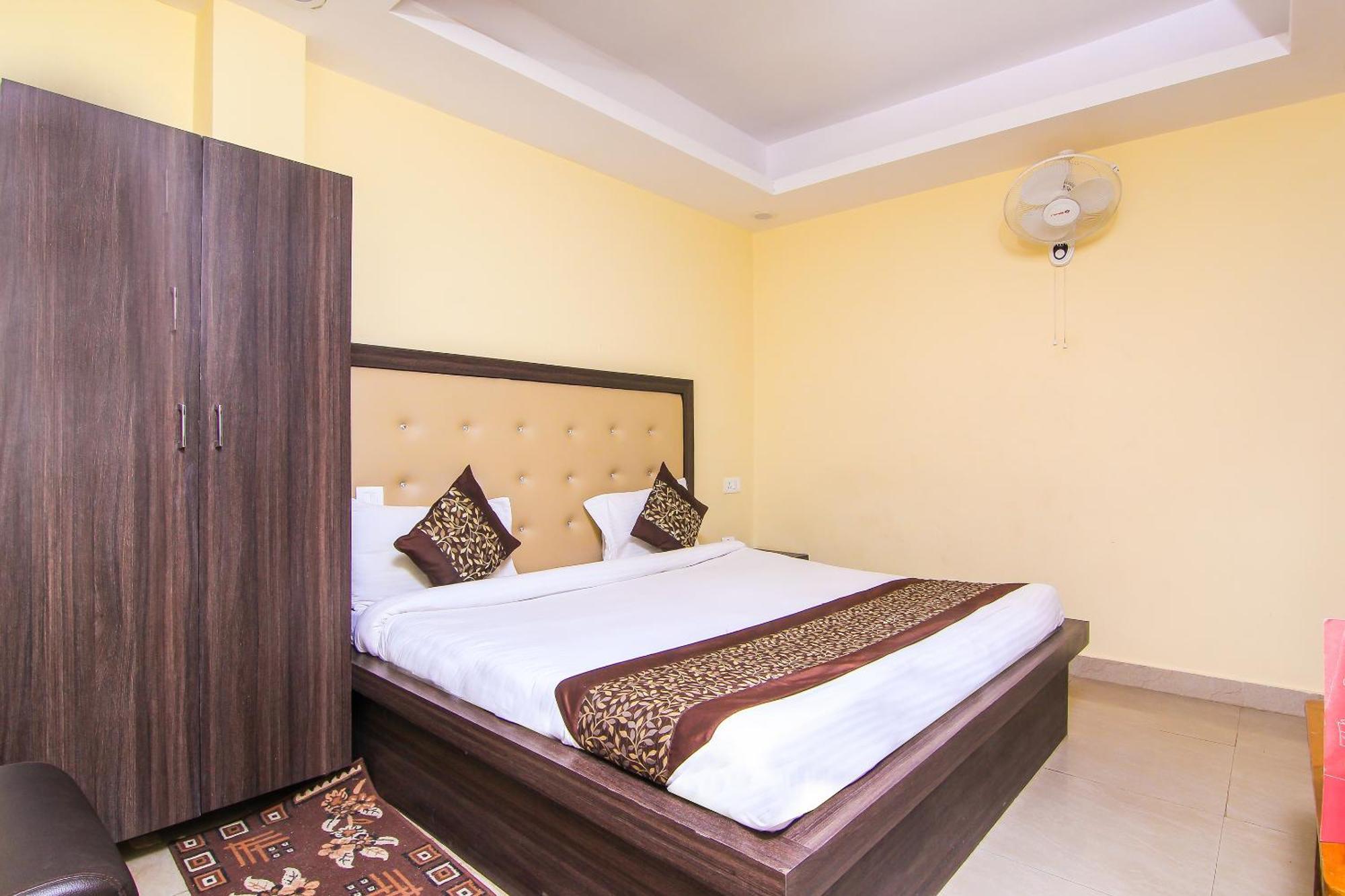 Oyo Flagship Hotel Cz Near Phoenix United Lucknow Zewnętrze zdjęcie