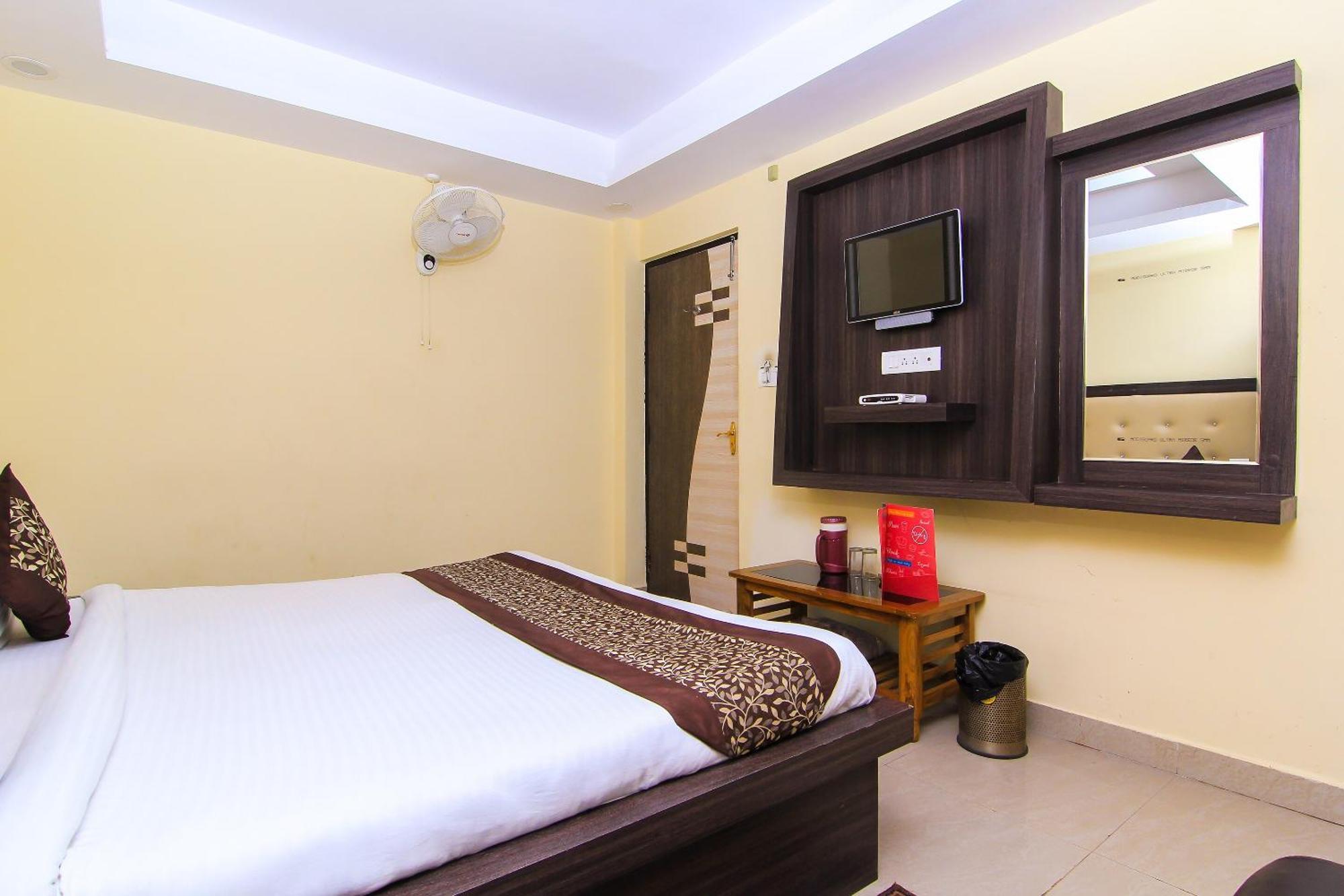 Oyo Flagship Hotel Cz Near Phoenix United Lucknow Zewnętrze zdjęcie